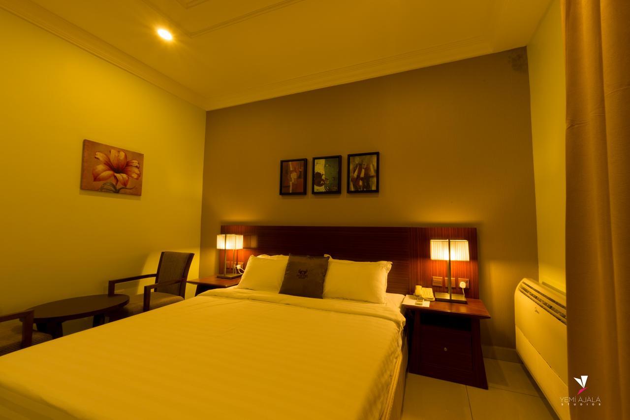 Noktel Resort Hotel Илорин Екстериор снимка